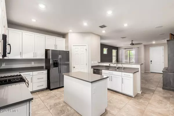 778 W LOWELL Drive, San Tan Valley, AZ 85140