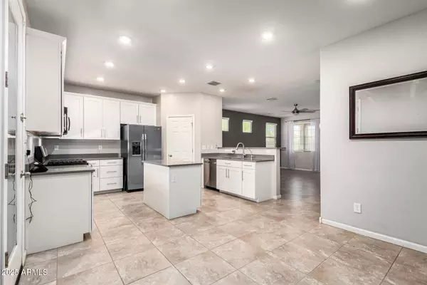 778 W LOWELL Drive, San Tan Valley, AZ 85140