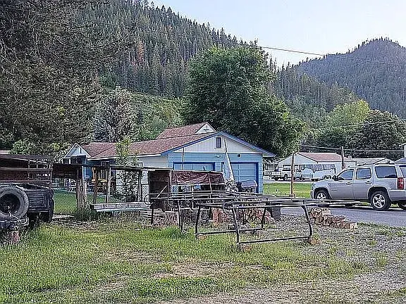 205 S 5th St, Osburn, ID 83849-0559