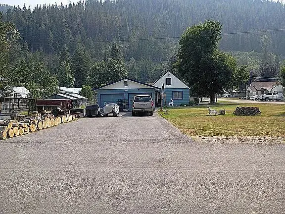 205 S 5th St, Osburn, ID 83849-0559
