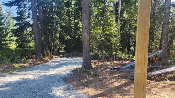 26 Elkhorn Rd, Priest River, ID 83856