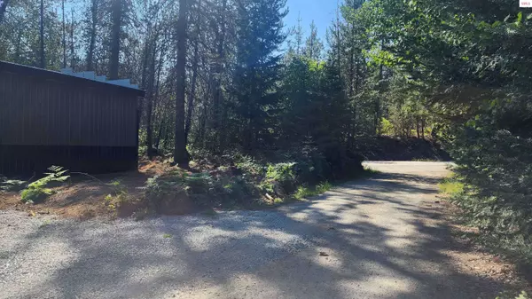 26 Elkhorn Rd, Priest River, ID 83856