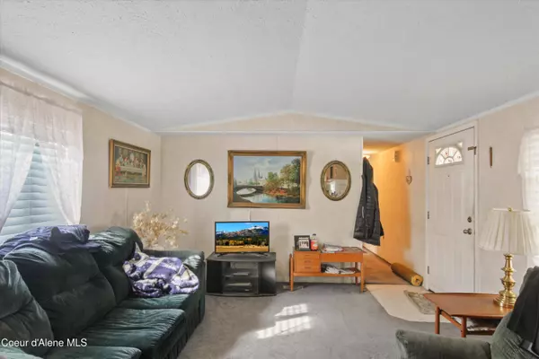 2122 W Windermere Ave, Coeur d'Alene, ID 83815