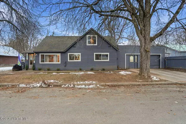 215 N Forest AVE, Sandpoint, ID 83864