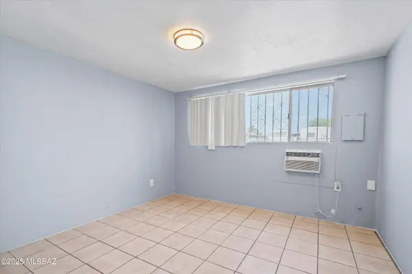 1227 E Ginter Road, Tucson, AZ 85706