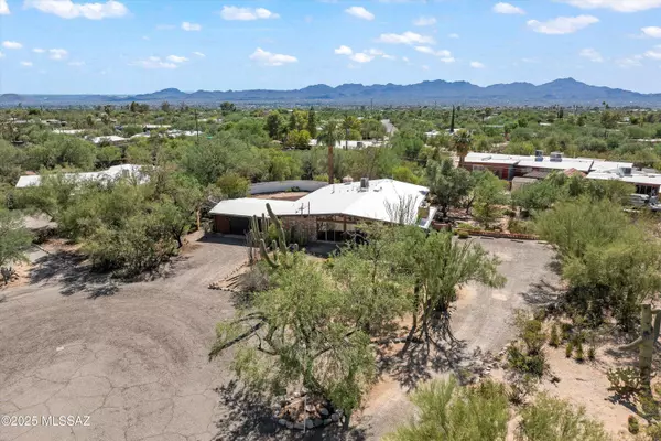 1145 W San Nicolas Circle, Tucson, AZ 85704