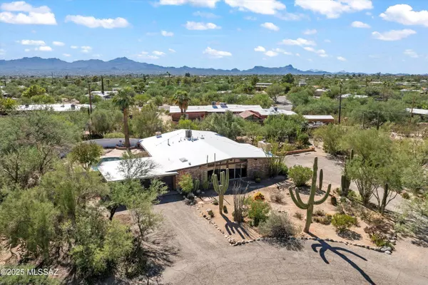 1145 W San Nicolas Circle, Tucson, AZ 85704