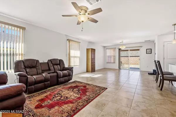 6164 S Antrim Loop, Tucson, AZ 85706