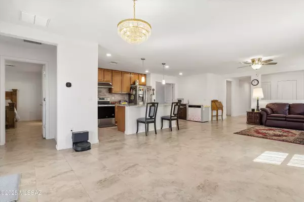 6164 S Antrim Loop, Tucson, AZ 85706