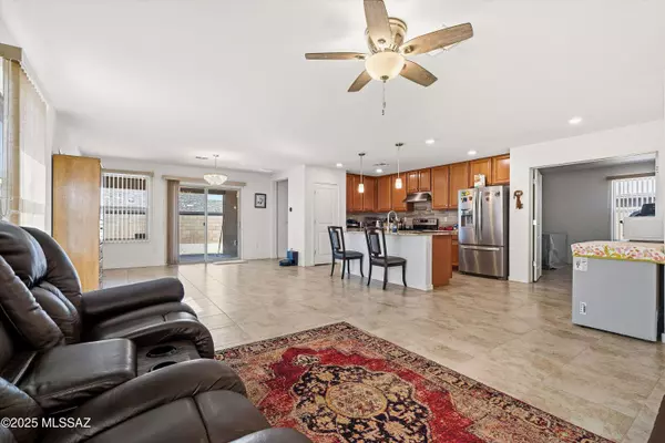 6164 S Antrim Loop, Tucson, AZ 85706