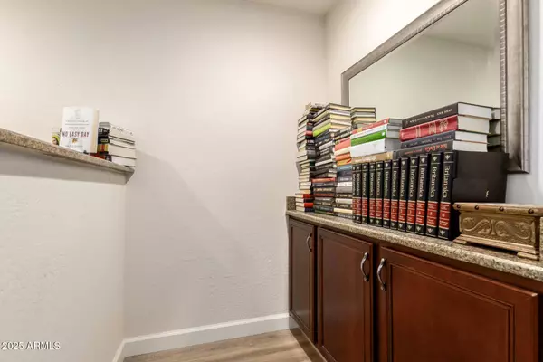 2444 E MONTECITO Avenue, Phoenix, AZ 85016