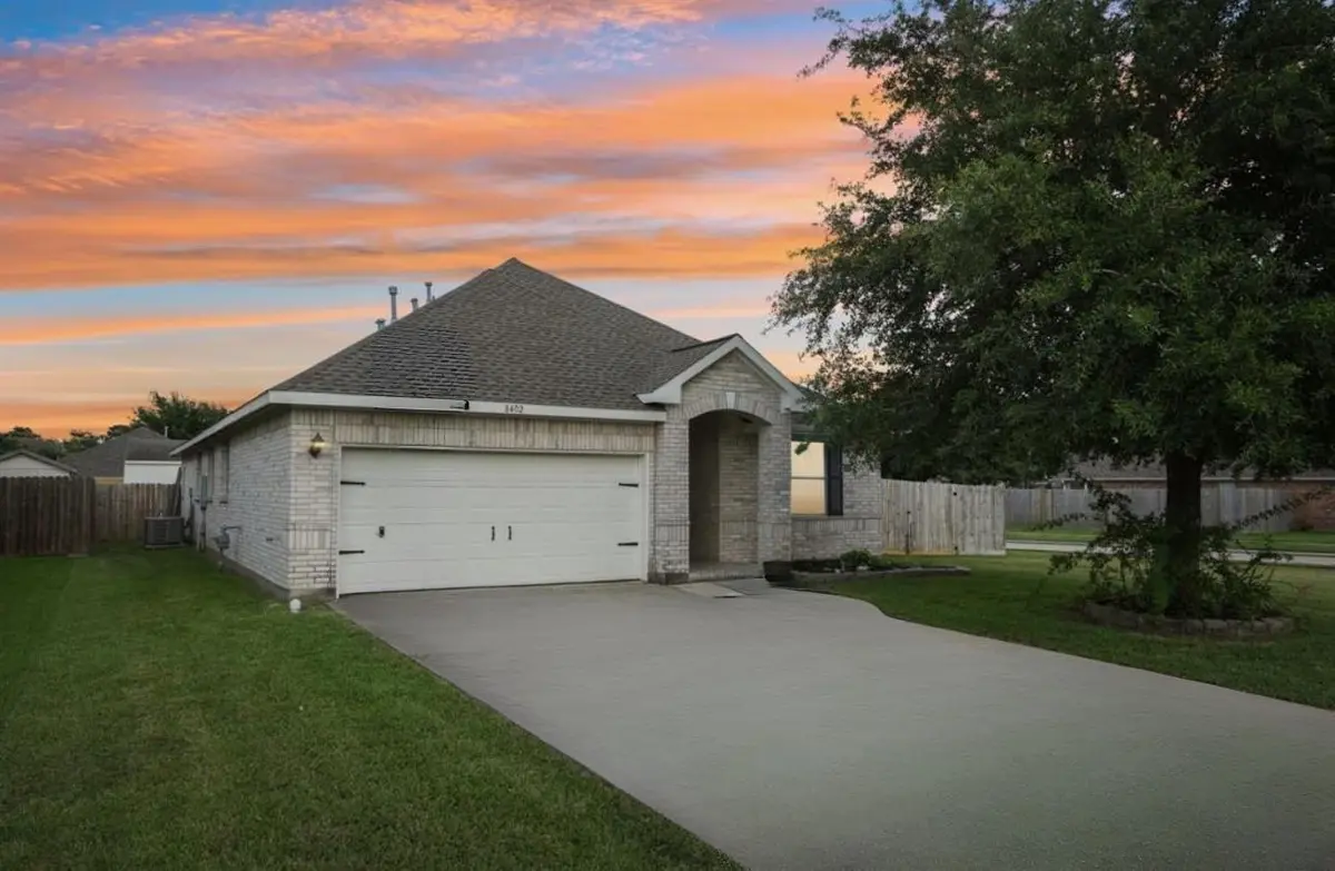 8402 Piping Rock St, Baytown, TX 77523-2892