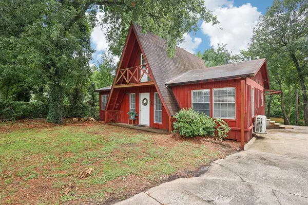 132 Caroline TRL, Hankamer, TX 77560