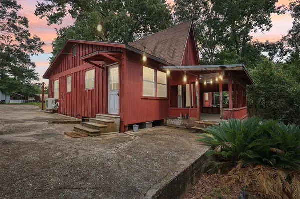 132 Caroline TRL, Hankamer, TX 77560