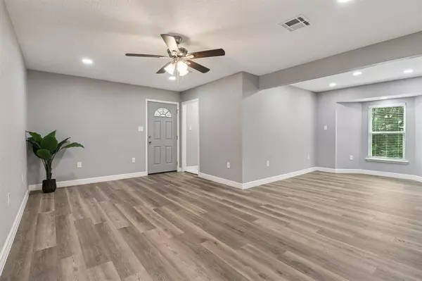 16820 Laurelwood DR, Channelview, TX 77530