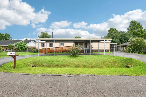 10629 Bois D Arc ST, La Porte, TX 77571