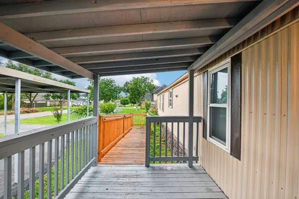 10629 Bois D Arc ST, La Porte, TX 77571