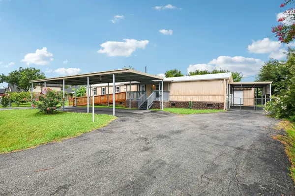 10629 Bois D Arc ST, La Porte, TX 77571