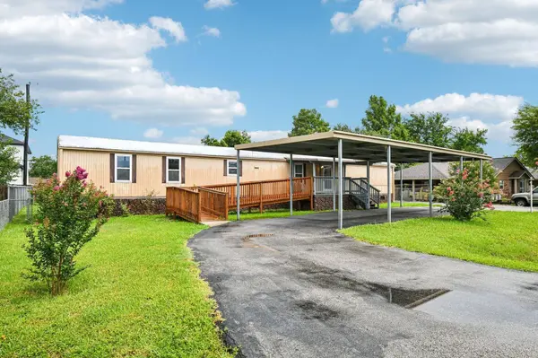 10629 Bois D Arc ST, La Porte, TX 77571