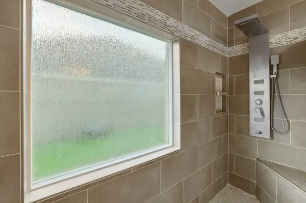 4618 Legends Bay DR, Baytown, TX 77523