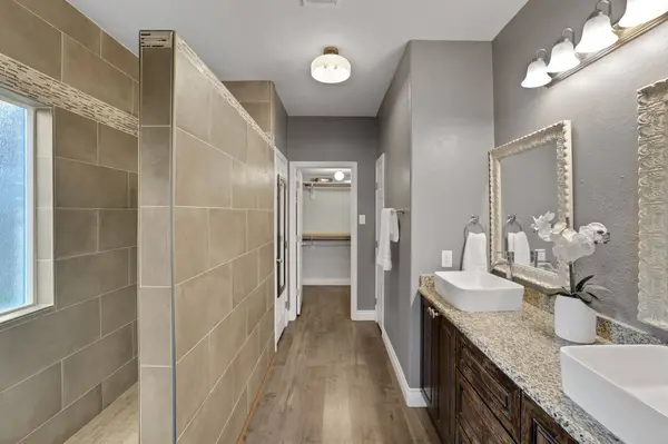 4618 Legends Bay DR, Baytown, TX 77523