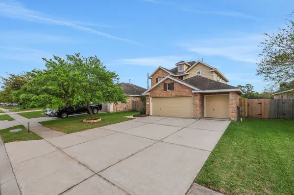 4618 Legends Bay DR, Baytown, TX 77523