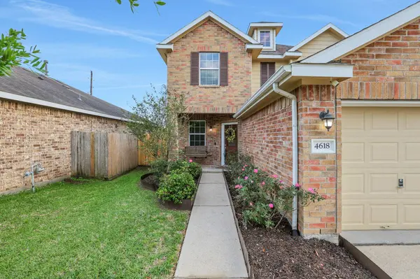 4618 Legends Bay DR, Baytown, TX 77523