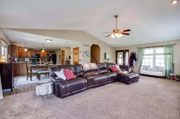 2952 Foxhound Dr, Hamilton, OH 45011