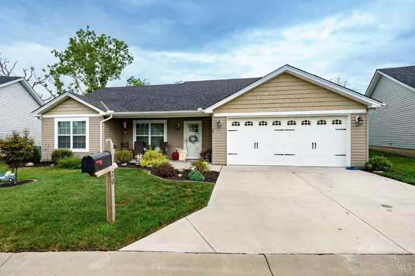 20 E Persimmon Dr, Hamilton, OH 45013