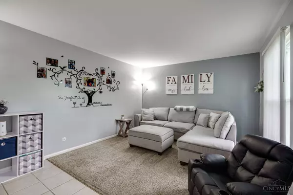 1403 Williamsburg Ct, Fairborn, OH 45324