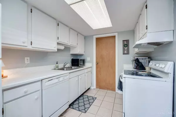 1403 Williamsburg Ct, Fairborn, OH 45324