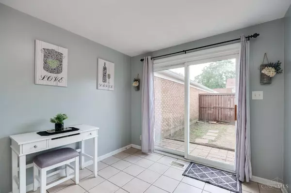 1403 Williamsburg Ct, Fairborn, OH 45324