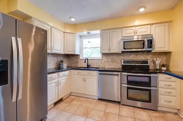 11500 Gravenhurst Dr, Colerain Twp, OH 45231