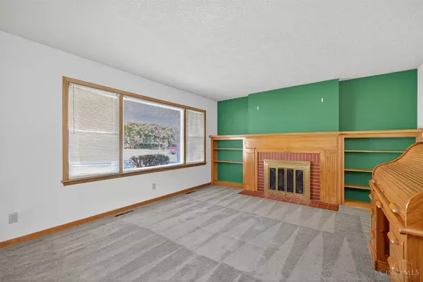 1617 Berwick Ln, Middletown, OH 45042