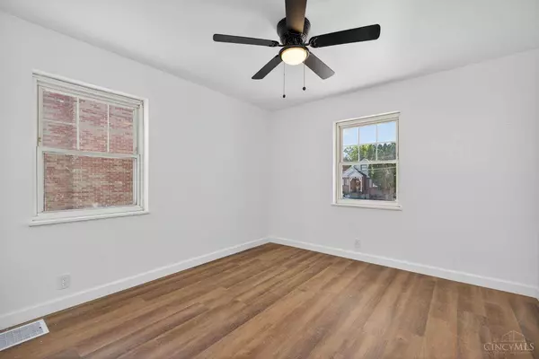 3849 Oak Crest Ave, Silverton, OH 45236