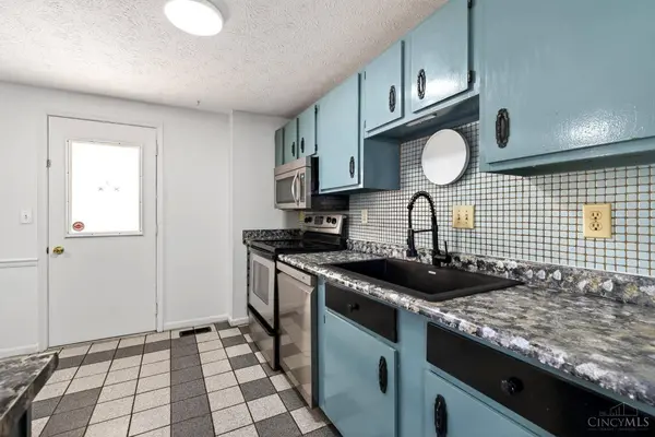 1847 Del Rio Dr, Hanover Twp, OH 45013