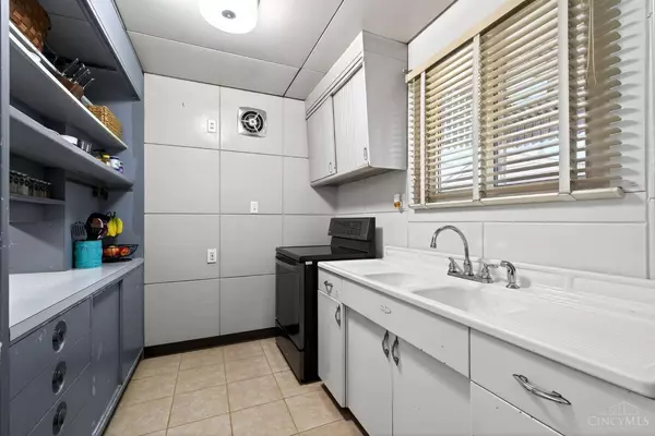 506 Aberdeen Dr, Middletown, OH 45042