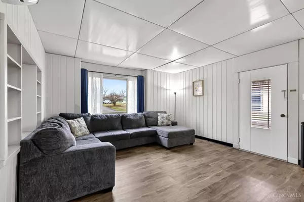 506 Aberdeen Dr, Middletown, OH 45042