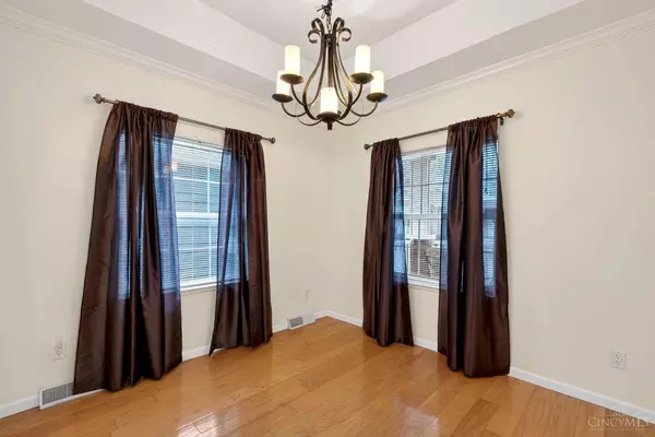 6617 Fairpark Ave, Cincinnati, OH 45216