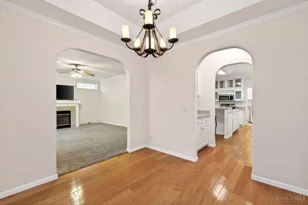 6617 Fairpark Ave, Cincinnati, OH 45216