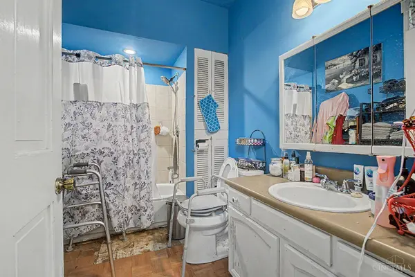 228 Central Ave, Cincinnati, OH 45215