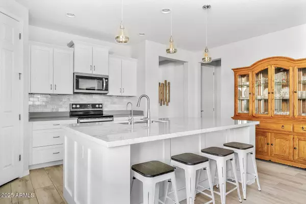 22904 E INDIANA Avenue, Queen Creek, AZ 85142