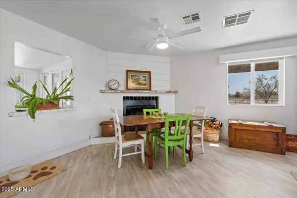 42803 N MURPHY Avenue, San Tan Valley, AZ 85140