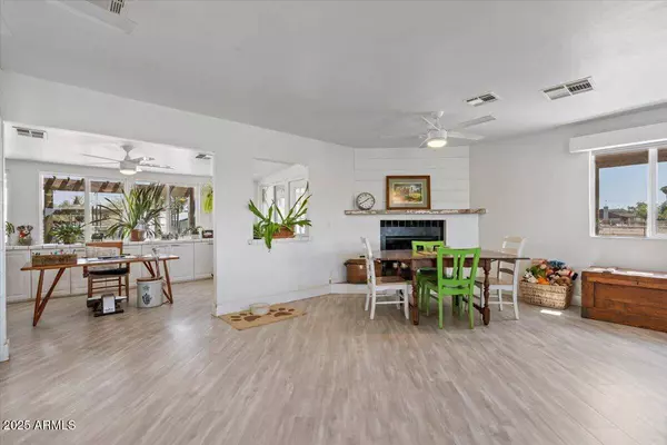 42803 N MURPHY Avenue, San Tan Valley, AZ 85140