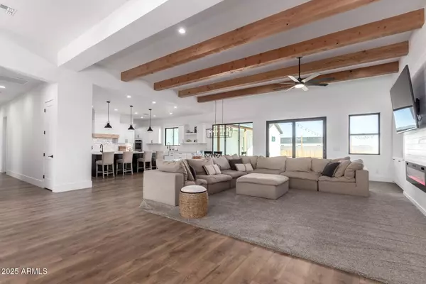 28673 N THOMPSON Road, San Tan Valley, AZ 85144