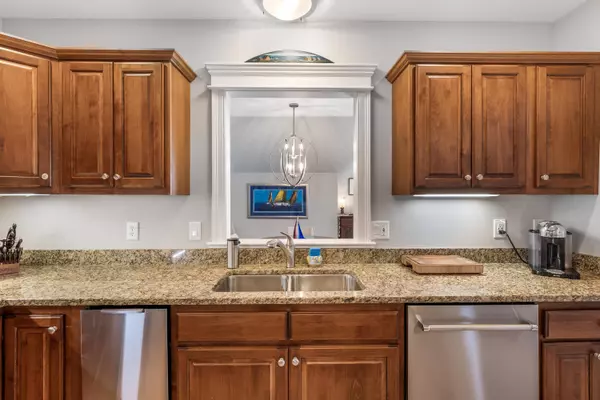 100 Shepards Cove RD #H308, Kittery, ME 03904