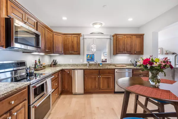 100 Shepards Cove RD #H308, Kittery, ME 03904