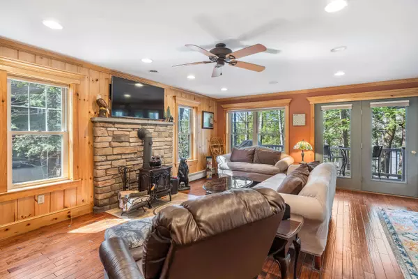 143 Beach RD, Naples, ME 04055