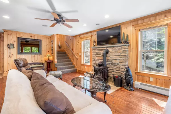 143 Beach RD, Naples, ME 04055