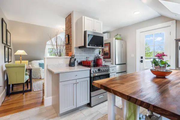 21 Fernald AVE #C, York, ME 03909